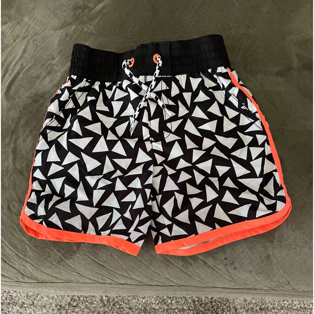 Boys 2T swimsuit nwot